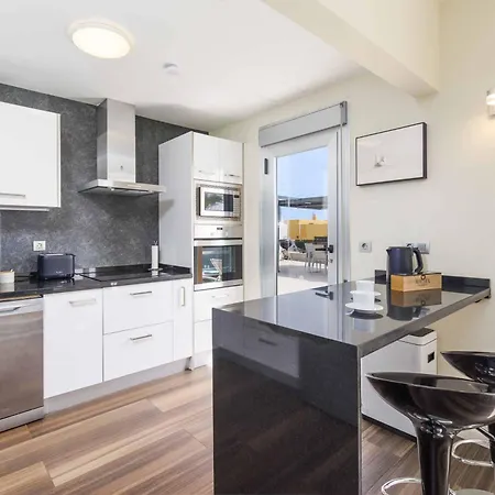 فيلة Krystele كاليتا ذي فوستي